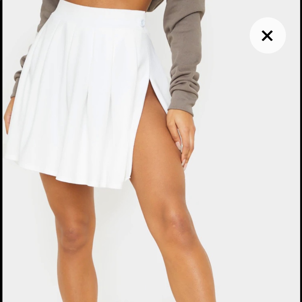 PrettyLittleThing White Pleated Skirt